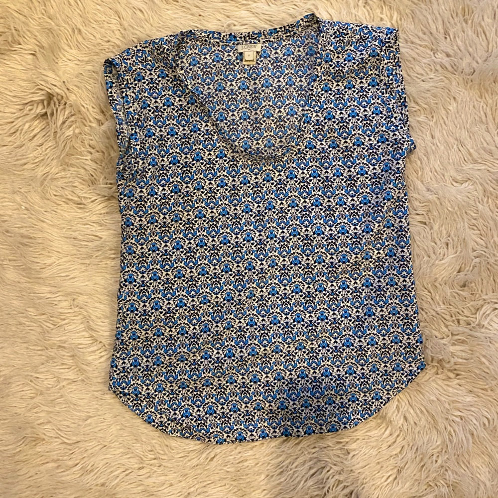 J Crew scoop neck blue white and black patterned blouse size 0